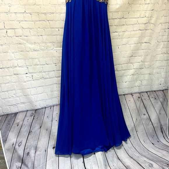 Decode party gown blue color  size 2 in excellent used condition. - Picture 2 of 10